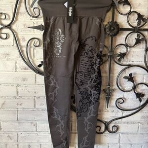 Civil Regime Edgy Gray Leggings with Black Design